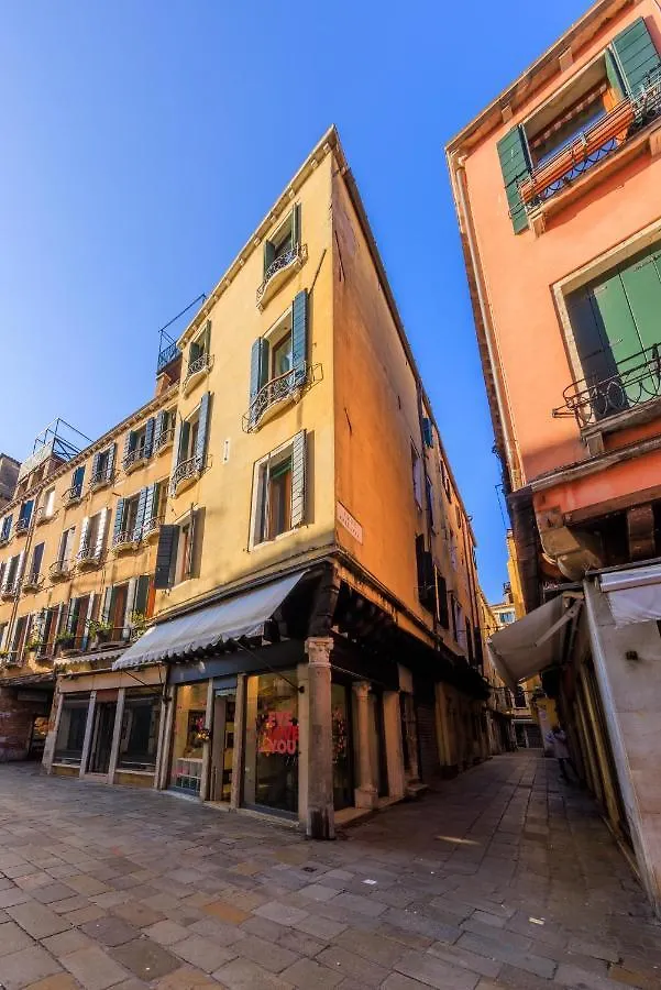 Rialto Bridge Luxury Apartment Venice 0*,